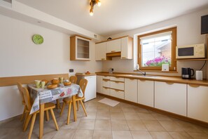 Fridge, microwave, stovetop, dishwasher - Italia 1 Ski in- Ski out 50m, Livigno, Italy (Livigno)