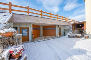 Parking - Italia 1 Ski in- Ski out 50m, Livigno, Italy (Livigno)