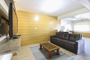House, 1 Bedroom | Living room | TV - My Home - Dalia 1 (Gramado)