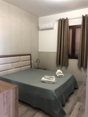 3 bedrooms, iron/ironing board, free WiFi, bed sheets - House / Villa - Balestrate (Balestrate-foce)