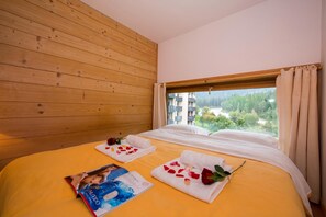 2 bedrooms, bed sheets - Résidence Grand Roc - Ancolies 220, Argentière (Chamonix), France (Argentière (Chamonix))