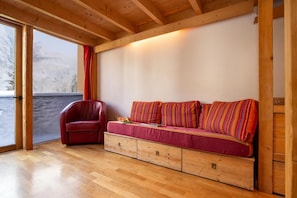 Sitting Area - Grand Roc A220 150m from Slopes, View & Parking, Argentière (Chamonix), France (Argentière (Chamonix))