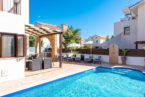 Villa Poseidon By Ezoria Villas