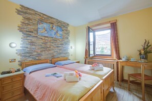 3 bedrooms, free WiFi, bed sheets