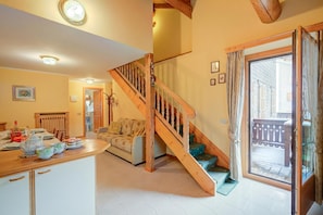 Living and dining room - Genziana, Livigno, Italy (Livigno)