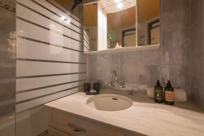 Baignoire, serviettes fournies