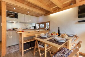 Kitchen and dining area - Grand Roc B220 260m from Slopes, View, Parking & WiFi, Argentière (Chamonix), France (Argentière (Chamonix))