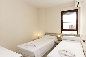 2 makuuhuonetta, vuodevaatteet