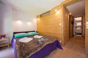Bedroom - Grand Roc C306 280m from Slopes, View, Parking & WiFi, Argentière (Chamonix), France (Argentière (Chamonix))