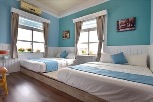 Escritorio, cortinas blackout, sistema de insonorización y wifi gratis 