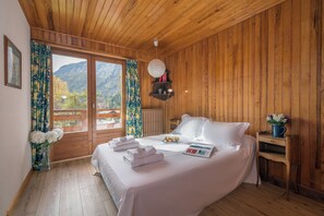 5 chambres, fer et planche à repasser, Wi-Fi gratuit, draps fournis