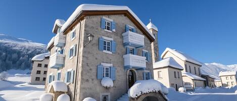 المنشأة من الخارج