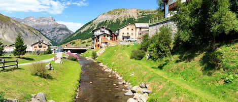 Esterni