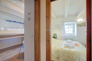 4 soverom, wi-fi (inkludert) og sengetøy