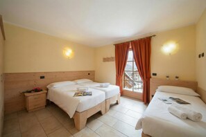 Bedroom - Sponda Ski in- Ski out 50m, Livigno, Italy (Livigno)