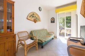 Living area - Daniela 1 100m From Sea, Marina di Massa, Italy (Marina di Massa)