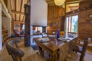Dining - Chalet Beugeant, Argentière (Chamonix), France (Argentière (Chamonix))