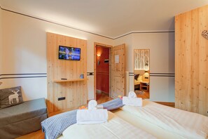 2 bedrooms, free WiFi, bed sheets - Orchidea, Livigno, Italy (Livigno)