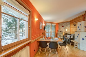 Living and dining room - Orchidea, Livigno, Italy (Livigno)