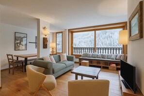 Living and dining room