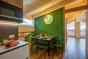 Kitchen and dining area - Vetta, Livigno, Italy (Livigno)