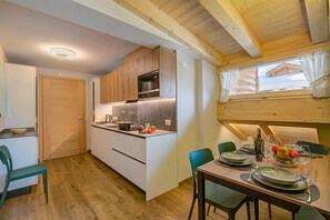 Kitchen and dining area - Vetta, Livigno, Italy (Livigno)