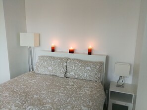 1 bedroom, iron/ironing board, internet, bed sheets