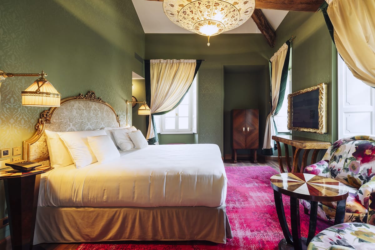 Grand Room in the Palazz | Ropa de cama de alta calidad y edredón