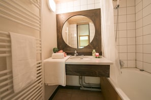 أحواض استحمام، مناشف