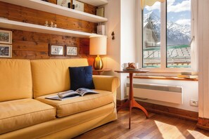 TV - Appartement Belle Epoque, Chamonix, France (Chamonix)