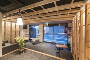 로비 좌석 공간