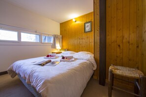 3 quartos, ferros/tábuas de passar roupa, Wi-Fi de cortesia