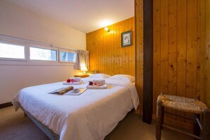 3 chambres, fer et planche à repasser, accès au Wi-Fi (inclus)