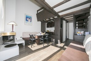 TV, fireplace - Résidence Grand Roc - Bruyères 309, Argentière (Chamonix), France (Argentière (Chamonix))