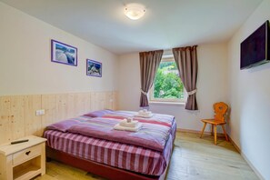 2 bedrooms, free WiFi, bed sheets - Cimone, Livigno, Italy (Livigno)
