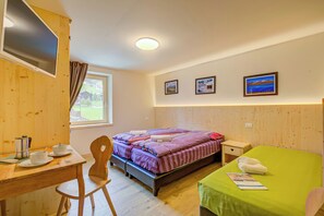 2 bedrooms, free WiFi, bed sheets - Cimone, Livigno, Italy (Livigno)