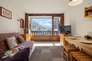 TV - Résidence La Verte 12 ski in/ski out, Argentière (Chamonix), France (Argentière (Chamonix))