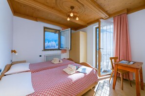 3 bedrooms, free WiFi, bed sheets