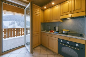 Refrigerador, horno, placa de cocina, lavavajillas