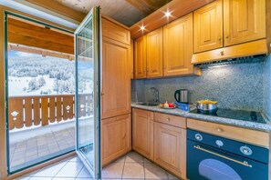 Fridge, oven, stovetop, dishwasher - Cervo Ski in - Ski out 200m, Livigno, Italy (Livigno)