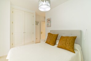 2 chambres, bureau, Wi-Fi, draps fournis