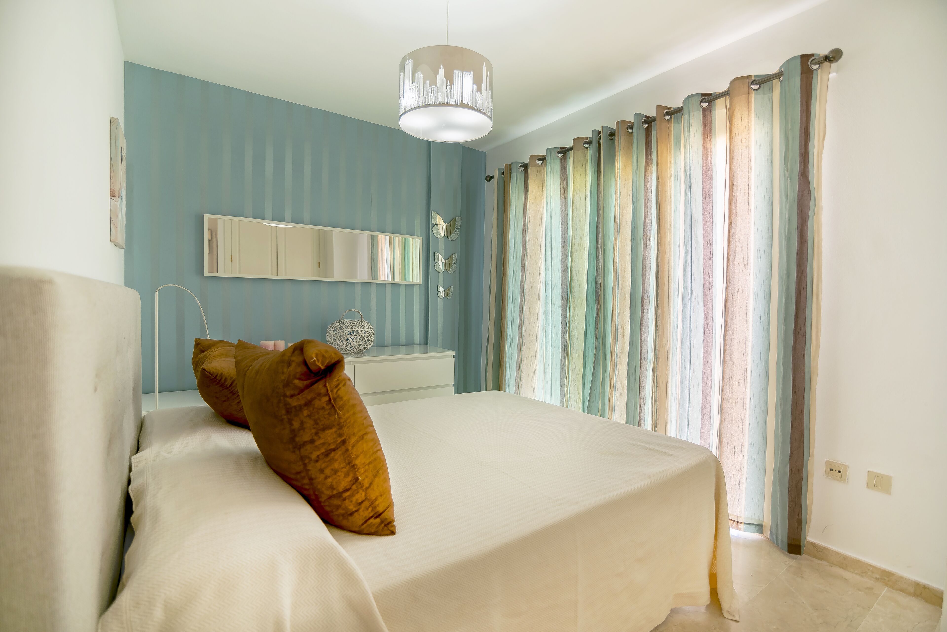 2 dormitorios, escritorio, wifi y ropa de cama