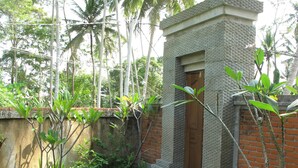 Property grounds - Sunrise House (Ubud)