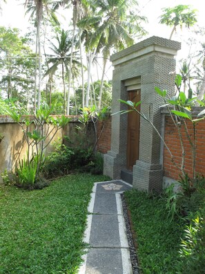 Property grounds - Sunrise House (Ubud)