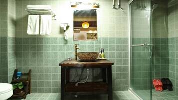 Superior Loft A(Mainland Chinese Citizen Only) | Bathroom | Shower, free toiletries, hair dryer, slippers