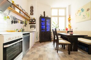 Kühlschrank, Ofen, Herdplatte, Geschirrspüler