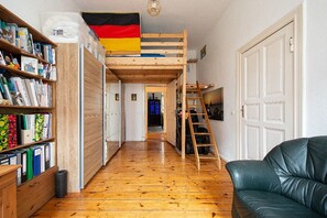 Interior - Huge (110sqm), central, child-friendly and new in Ausgehkiez Friedrichshain. (Berlin)