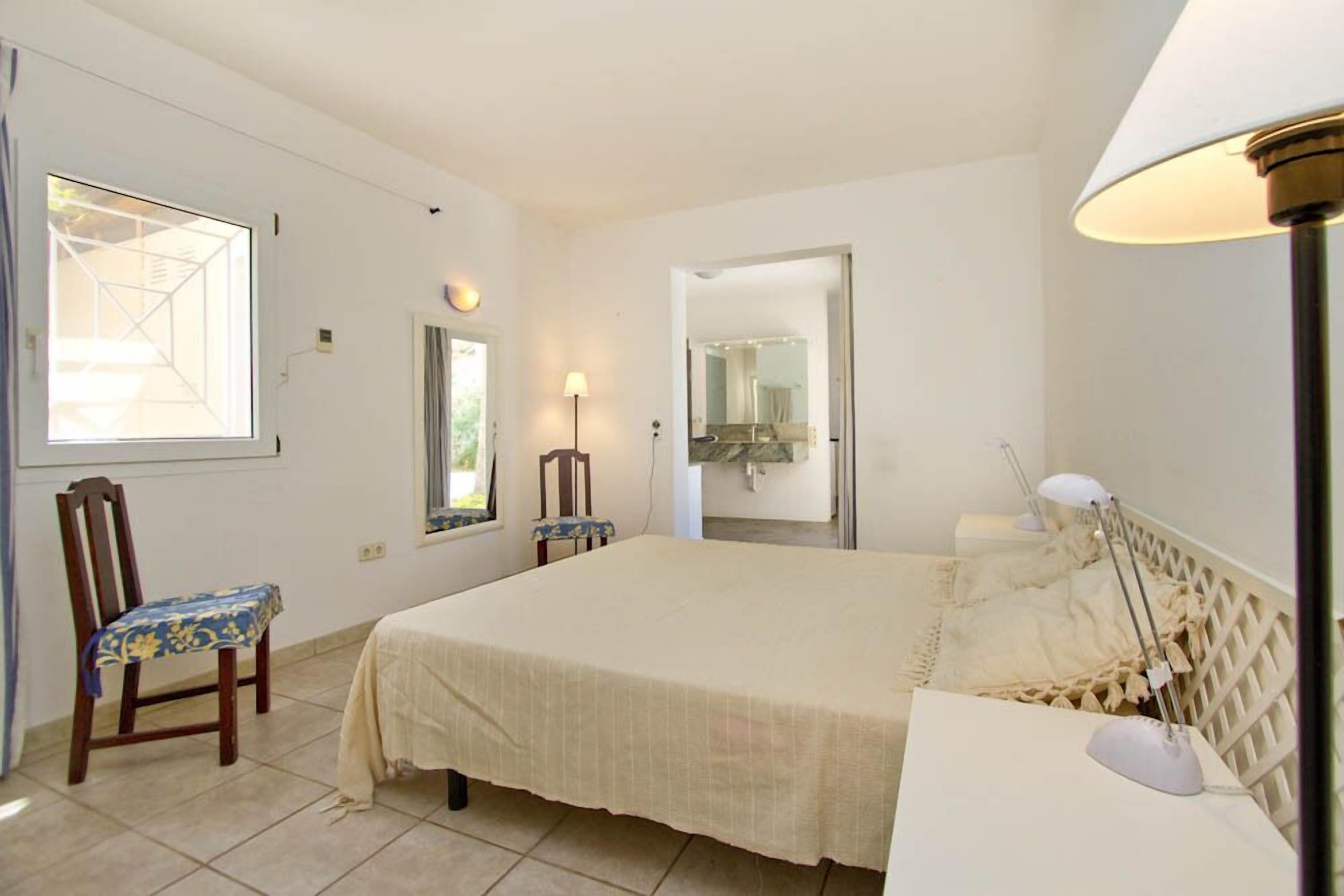 3 chambres, fer et planche à repasser, lit parapluie, Wi-Fi gratuit