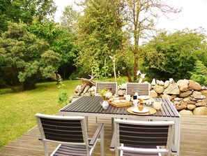 Outdoor dining - Finnhaus 200m from the Baltic Sea coast, sea view to Hiddensee + Moen, free WLAN (Dranske)