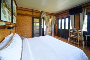 Signature Double Room, 1 Bedroom, Non Smoking, Hill View - Herntai Resort (Mae La Noi)